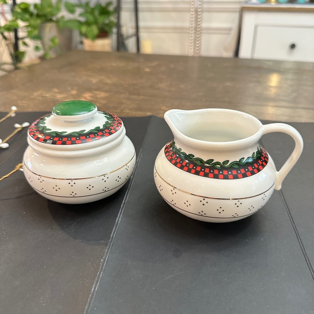 Mary Engelbreit Christmas Creamer and Sugar Bowl‎ Set Vintage